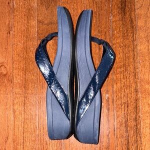 Vionic Platform Navy Thong Sandals Size 8